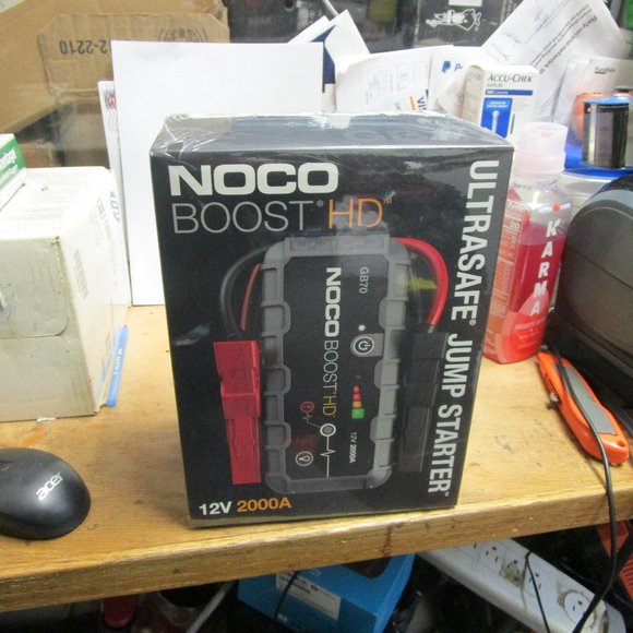 COPY - NOCO Genius GB70 Boost HD 2000A UltraSafe Lithium Battery Jump Starter - Picture 1 of 2